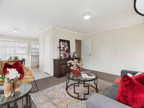 1/32 Challen Close, Conifer Grove