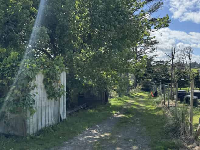 43 The Pines Road, Paparoa