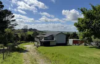 43 The Pines Road, Paparoa