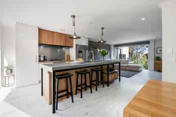 4/13 Kaihu Street, Northcote