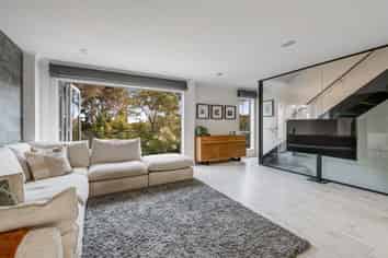 4/13 Kaihu Street, Northcote