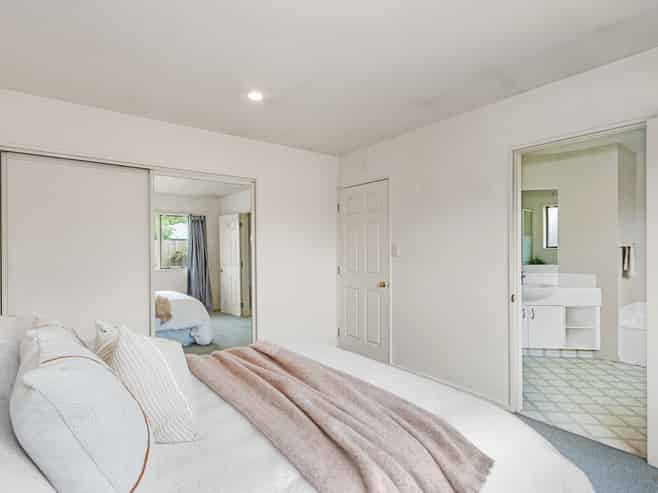 2/4 Balkwell Street, Halswell