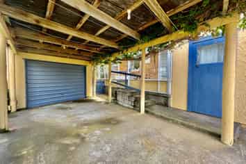 8 Manukau Road, Raglan