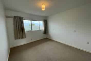 8/690 Pakuranga Road, Howick