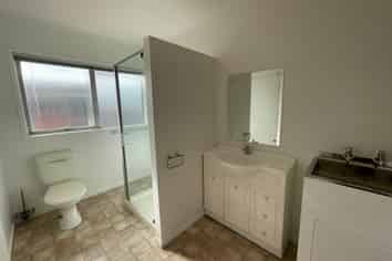 8/690 Pakuranga Road, Howick