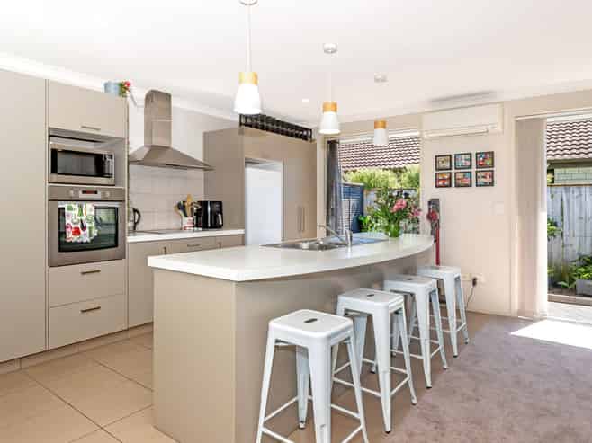 49 Sterling Park, Lytton West