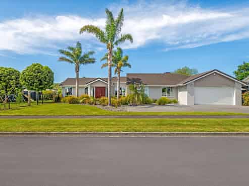 49 Sterling Park, Lytton West