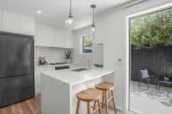 10 Lucern Lane, Petone