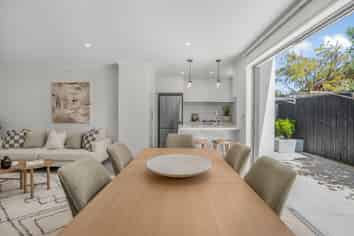 10 Lucern Lane, Petone