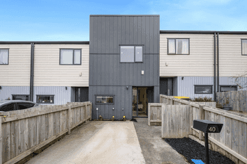 40 Clay Works Lane, New Lynn