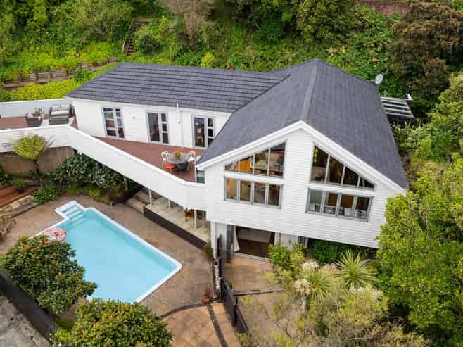 15 Kowhai Street, Eastbourne