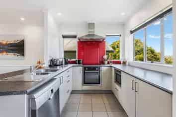 2/61 The Avenue, Albany