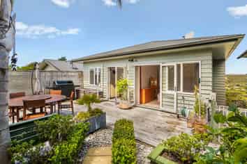 2/61 The Avenue, Albany