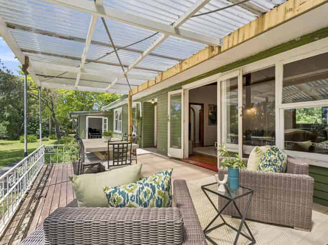 54 Taylor Road, Mangere Bridge