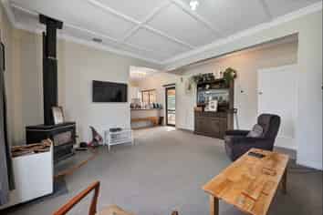 275 Henwood Road, Paraite