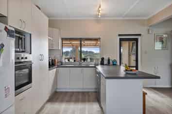 275 Henwood Road, Paraite