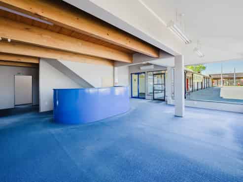 271sqm tenancy with parking