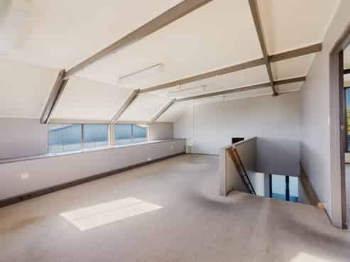 271sqm tenancy with parking