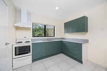 15 Lawford Place, Mangere