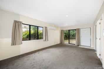 15 Lawford Place, Mangere