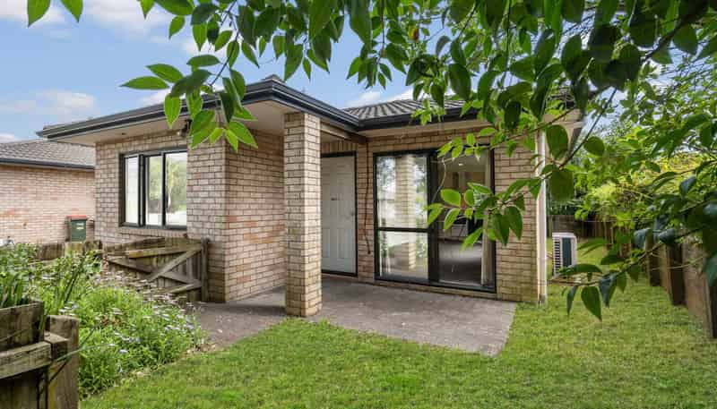 15 Lawford Place, Mangere