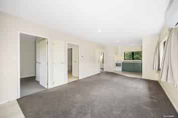 15 Lawford Place, Mangere