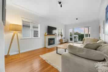 6 Barrack Road, Mount Wellington