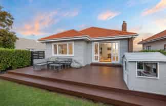 6 Barrack Road, Mount Wellington