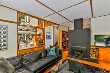 33 Kauri Loop Road, Oratia