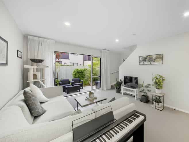 23 Alyssum Road, Mount Wellington