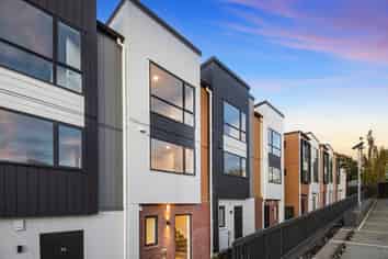 19 Don Oliver Lane, Glen Eden