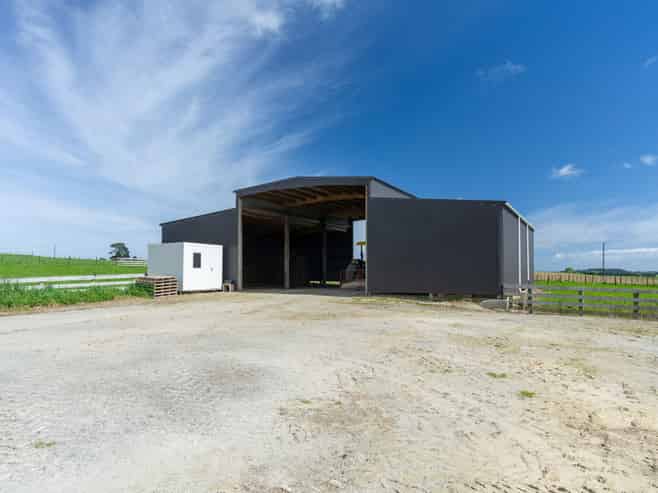 1272 State Highway 1 South, Manakau