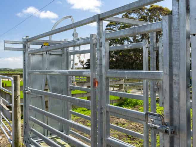 1272 State Highway 1 South, Manakau