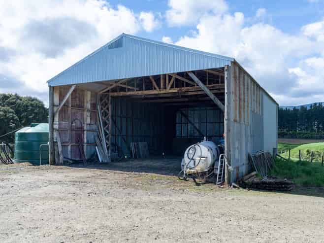 1272 State Highway 1 South, Manakau