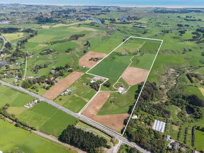 1272 State Highway 1 South, Manakau