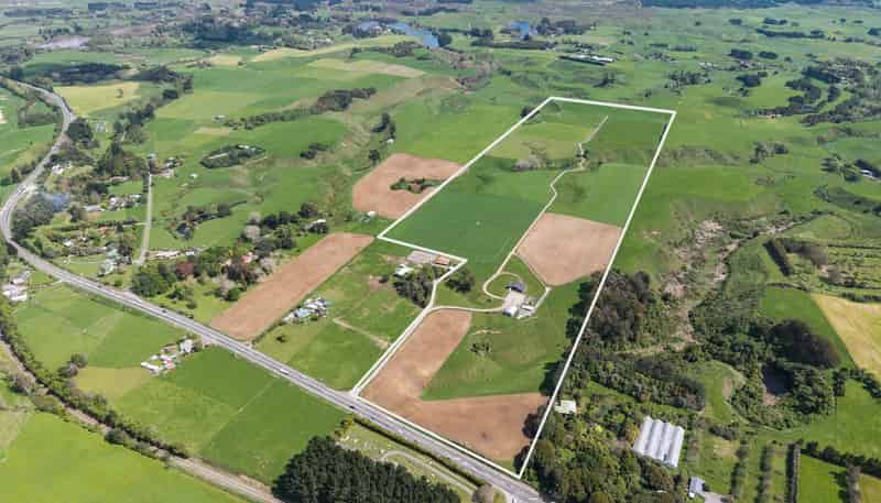1272 State Highway 1 South, Manakau