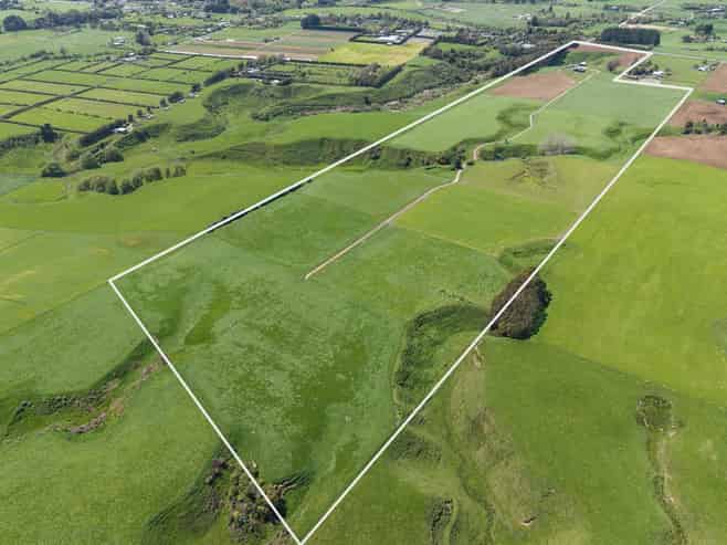 1272 State Highway 1 South, Manakau