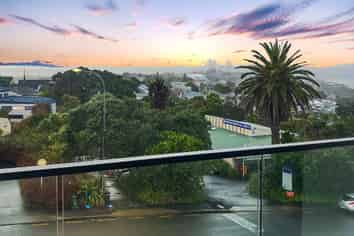 301/19 Rawene Road , Birkenhead