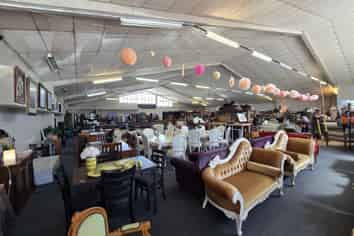 Thriving Retail Space with Income Stream