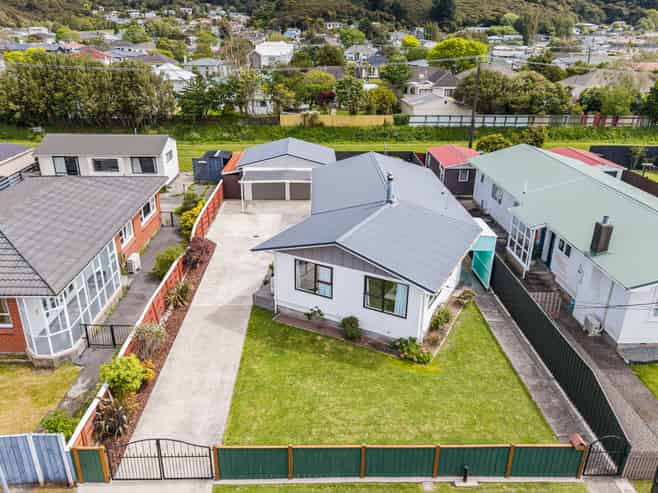 73 Karamu Crescent, Wainuiomata