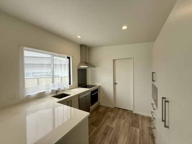 106a  Glanmire Road , Newlands