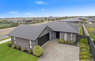 160 Faringdon Boulevard, Rolleston