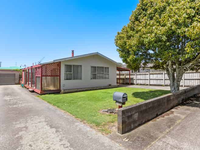 64a Broadway, Waitara