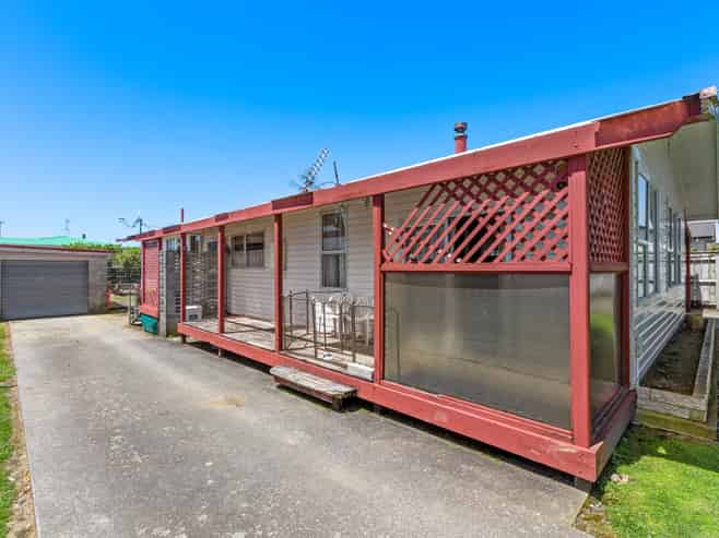 64a Broadway, Waitara