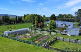 1009 White Pine Bush Road, Awakeri