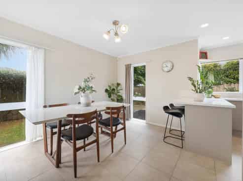 2/26 Headcorn Place, Botany Downs