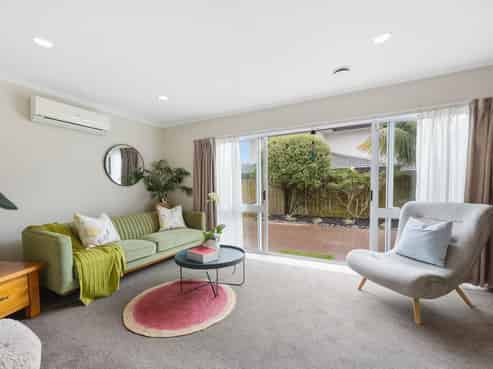 2/26 Headcorn Place, Botany Downs