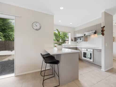 2/26 Headcorn Place, Botany Downs