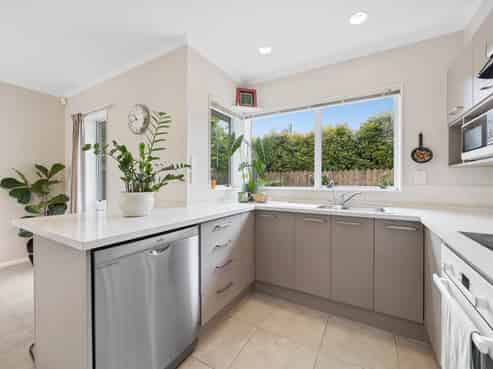 2/26 Headcorn Place, Botany Downs