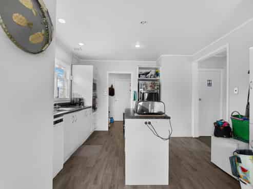 16 Bruce Place, Papatoetoe